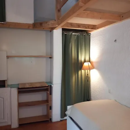Sur Le Toit Apartment *